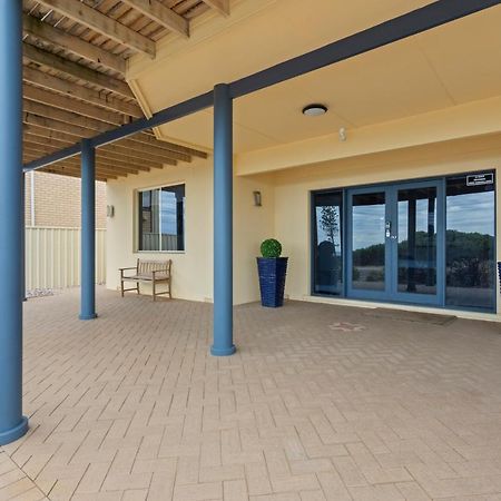 Beachside Escape On The Esplanade Apartment Christies Beach Bagian luar foto