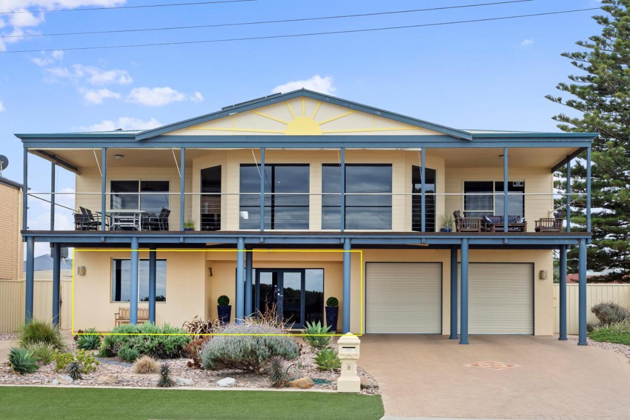 Beachside Escape On The Esplanade Christies Beach Bagian luar foto